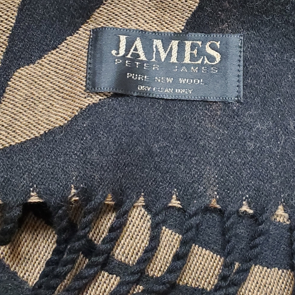 Peter James 100% Wool Reversible Black and Brown Scarf with Fringe. 14.5" x 66" - Picture 7 of 7